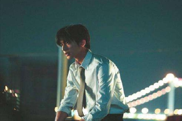 《以家人之名》这部剧的核心主题是什么?有爱情线吗?