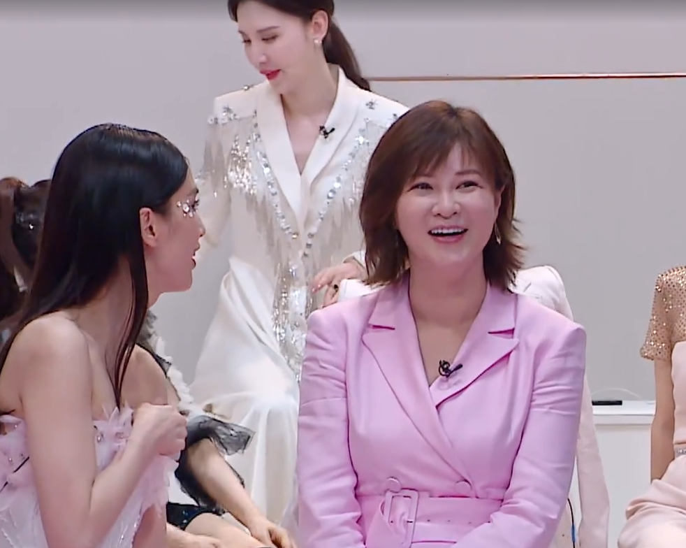 杜华夸张雨绮,如何评价她的塑料普通话?