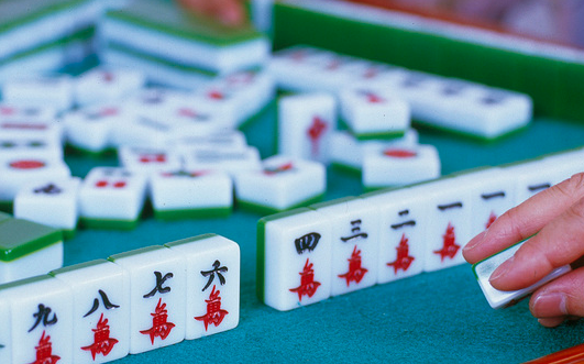 在婚姻里,有个很喜欢打麻将的老婆是一种什么样的体验?