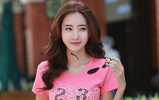 女大学生虚开发票被判2年开除学籍，处罚是否过重？