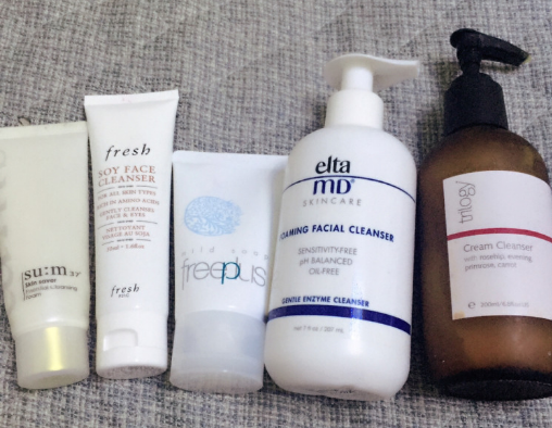 在众多洗面奶中,泡沫越多洗面奶越好吗?