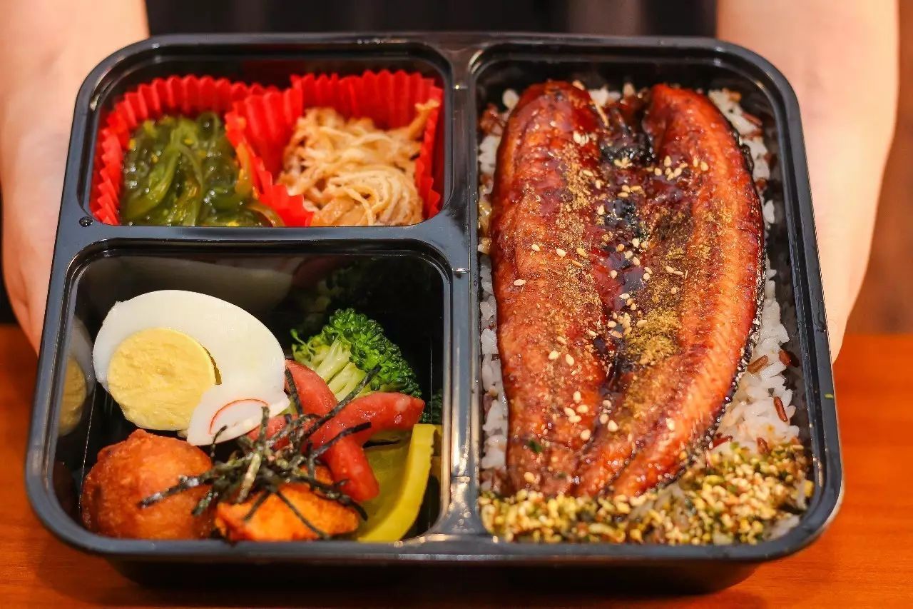 日本出租车开始送外卖了,那日本的外卖员呢?