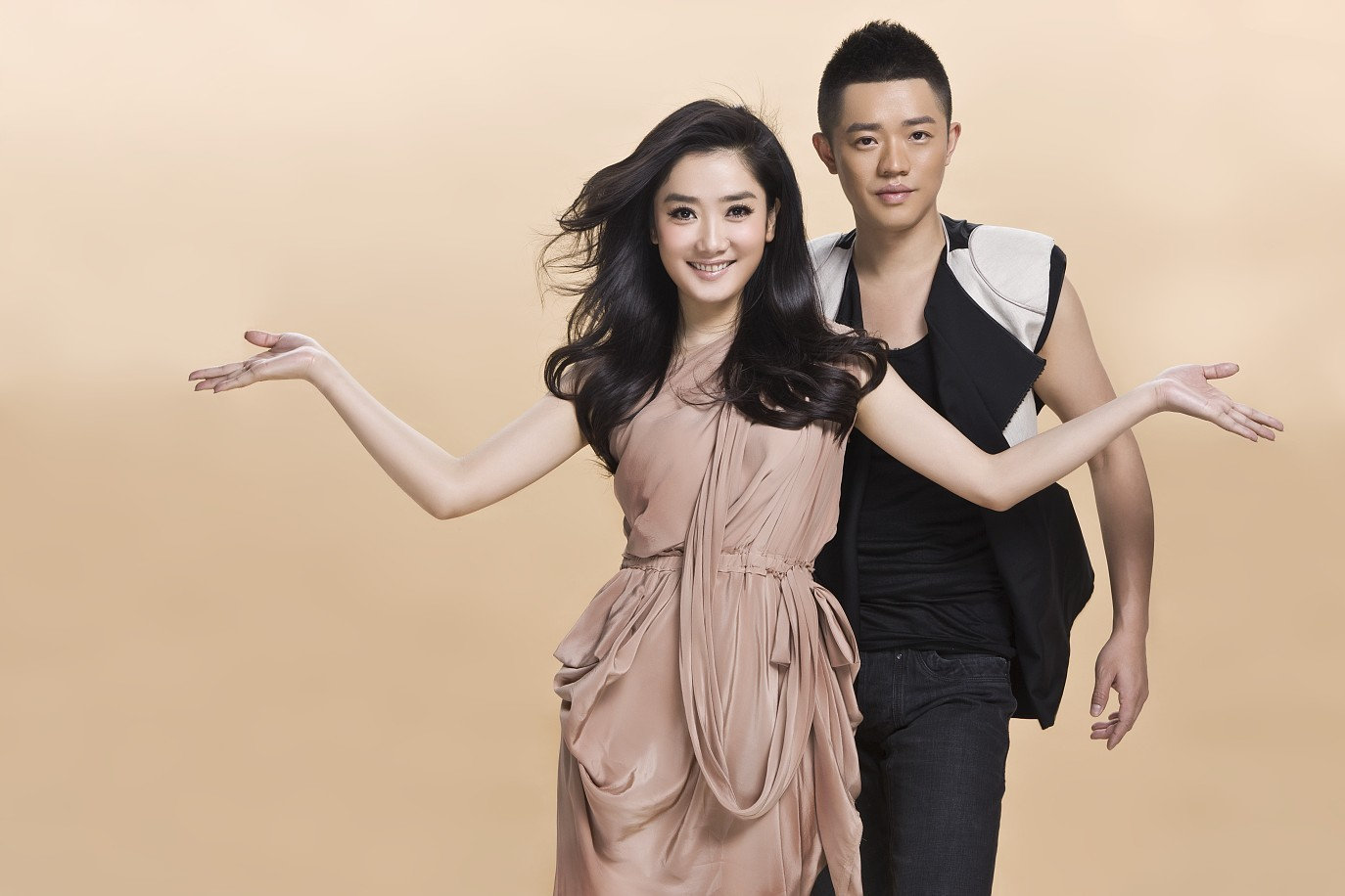 凤凰传奇曾毅又没被认出，为何他的辨识度远远低于玲花？