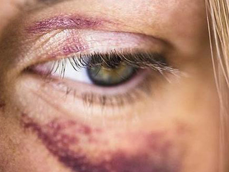 他酒后家暴孕妻，被民警一招制服，如何评价民警的举动？