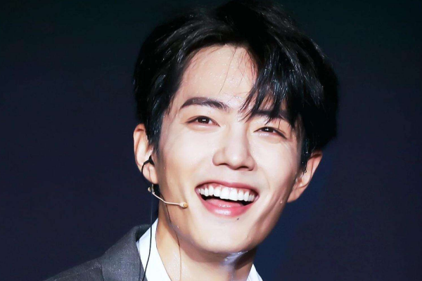 19年夏天凭借《陈情令》爆火的肖战,为何现在遭到全网抵制?