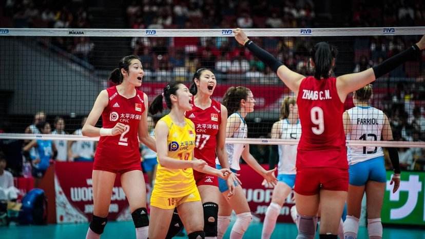 结束一年集训后,主帅郎平是如何总结中国女排2020的?