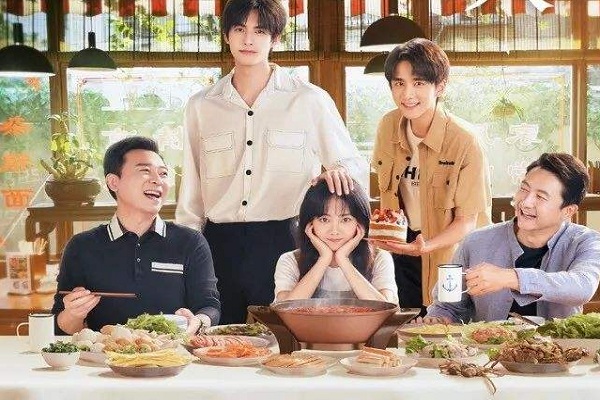 《以家人之名》这部剧的核心主题是什么?有爱情线吗?