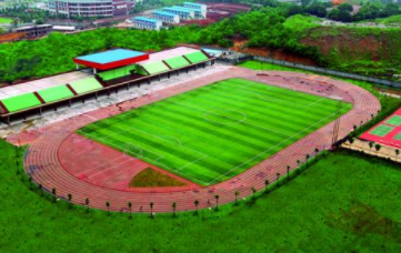 操场跑道一圈有多少米?