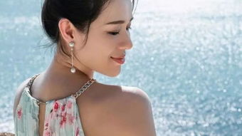 42岁胡杏儿否认抑郁，自曝独立带娃不请保姆，生活中她是一个怎样的人？