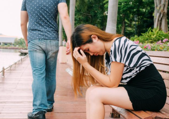 在女友背叛了你的情况下,你会如何应对呢?