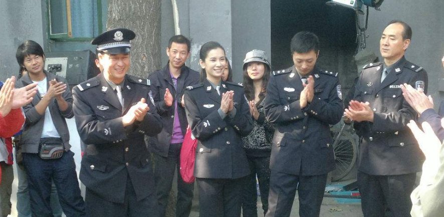 《营盘镇警事》范党育的原型是谁？