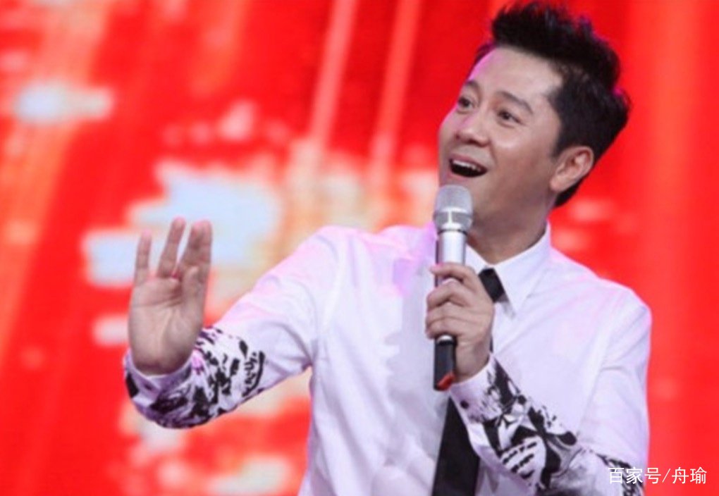 55岁蔡国庆老婆首露面,长相颜值惹争议,他们当初是如何结缘的?