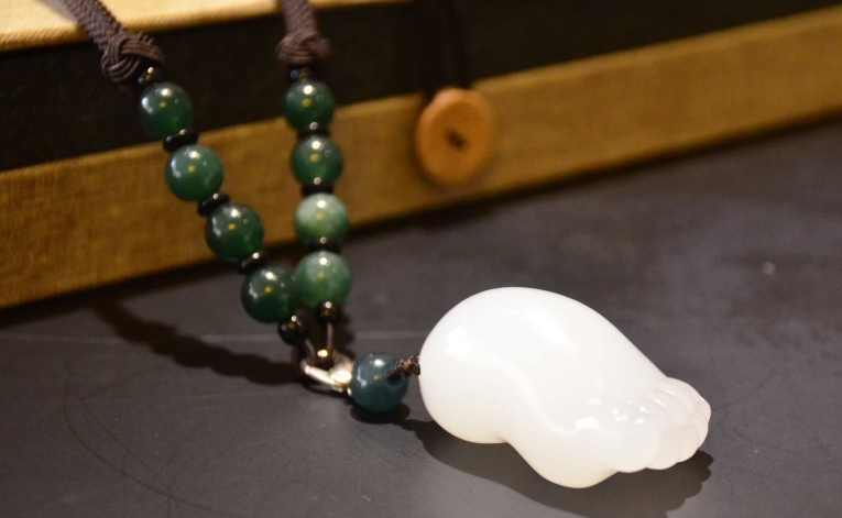 阿富汗玉是什么玉？