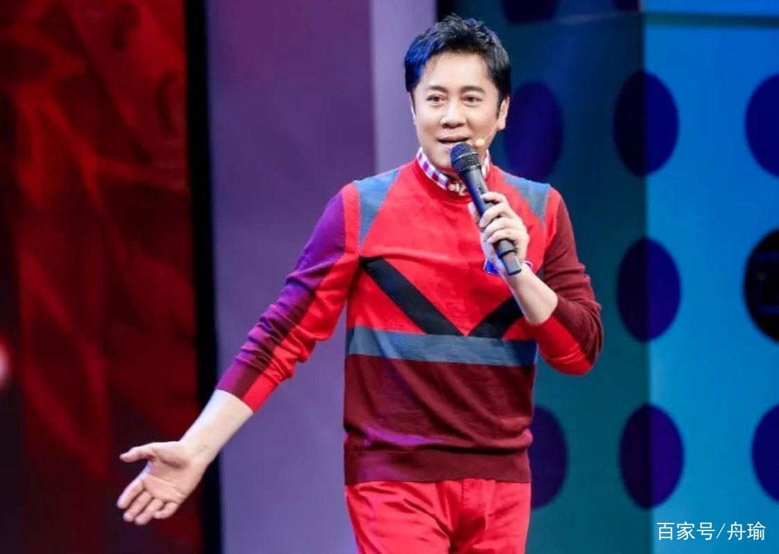 55岁蔡国庆老婆首露面,长相颜值惹争议,他们当初是如何结缘的?