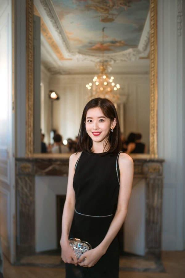 章泽天感慨“生活不易”?她不就是个二十六七岁的女孩嘛？