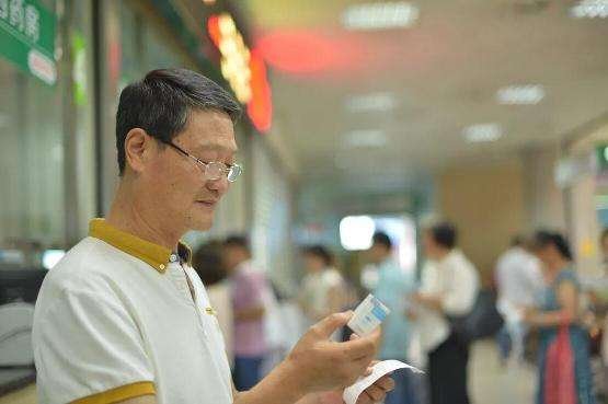 人的胸部为什么分为乳腺型和脂肪型，怎么区分？求科普