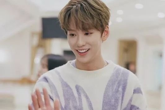 余景天宣布退赛，退赛的原因是什么？