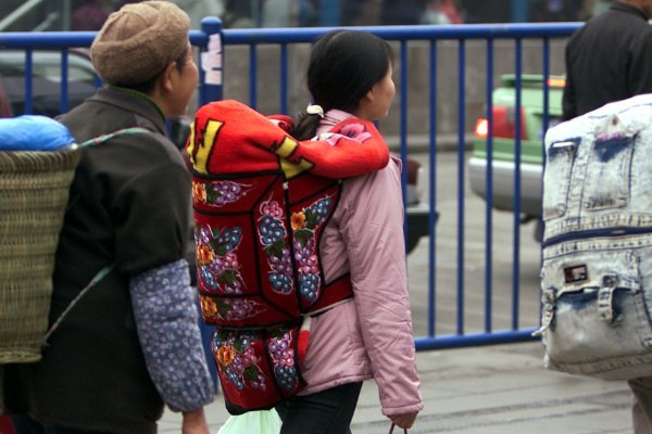 在上海，硬盘（外地人）是什么意思？