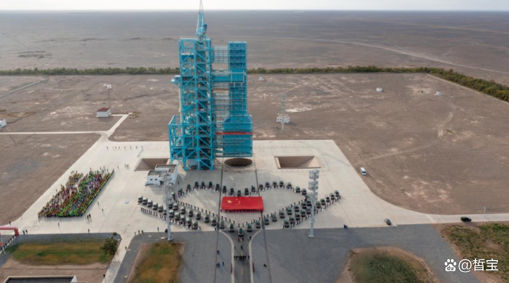 中国酒泉卫星发射中心位于我国哪里？