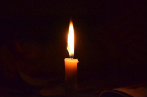 蜡烛燃烧的现象是什么?