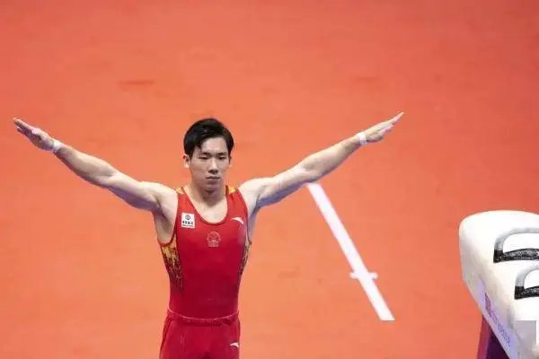 体操世锦赛中国选手胡旭威取得双金，此次夺冠对他来说有哪些重要意义？