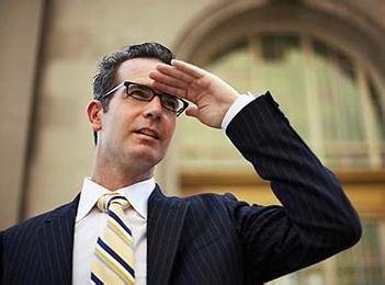 美国各大企业被迫加薪，加薪背后的原因是什么呢？