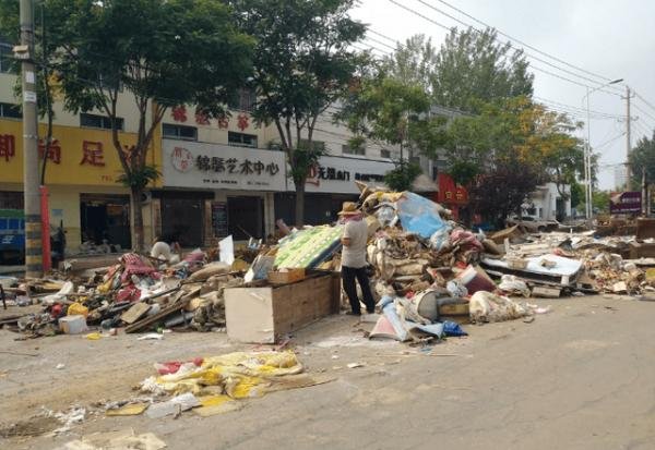 洪灾过后的河南卫辉满目疮痍,灾后重建应怎样开展?