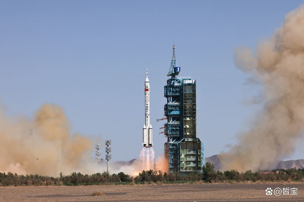 中国酒泉卫星发射中心位于我国哪里？