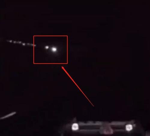 佳木斯现串状不明飞行物,该不明物体可能是什么?