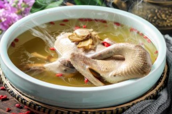 川菜太白鸭与哪位名人有关