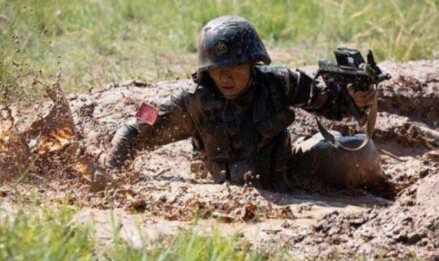 成都特警基地内的网红打卡地火了,特警训练有多辛苦?