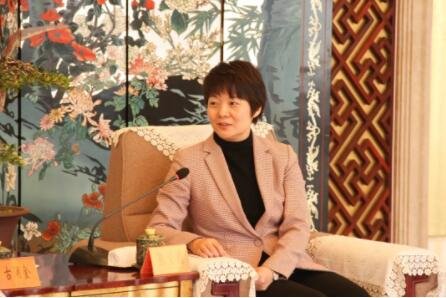 张宝娟辞去了扬州市长职务,谁代替了她的职务?