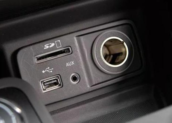 汽车aux接口怎么用?