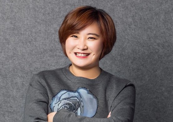 贾玲和姜昆两人长得很像，贾玲被传是姜昆的“私生女”，贾玲是如何回应的？