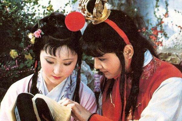 贾宝玉的性格特点是什么？