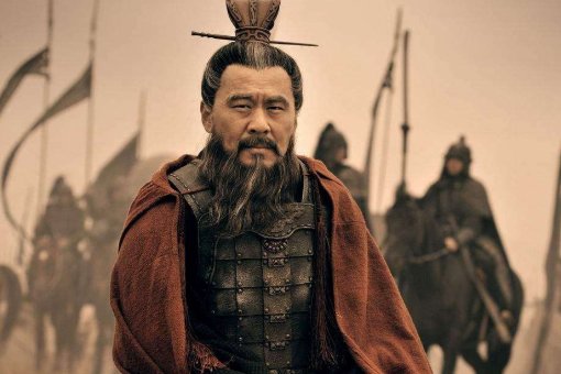 三国演义刚开始曹操骁骑校尉这个官职有多大