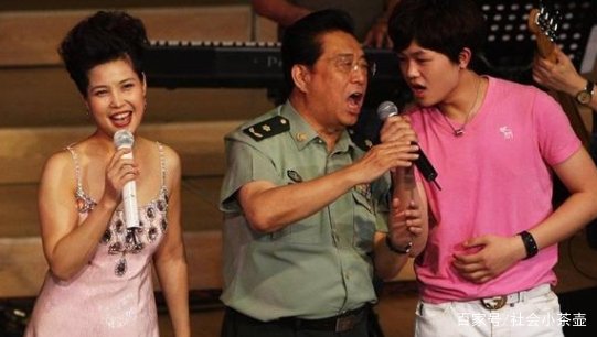 李双江二婚娶了梦鸽，俩人相伴31年不离不弃，当初是如何走到一起的呢？