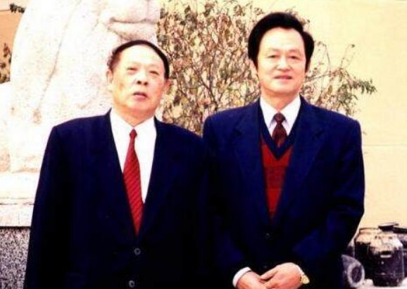 周剑霞与谭晓虹都是毛岸成的爱人吗