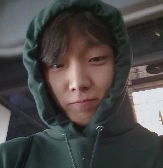 iKON组合金知元孩子出生，升级为爸爸，他的妻子是谁？有何背景？