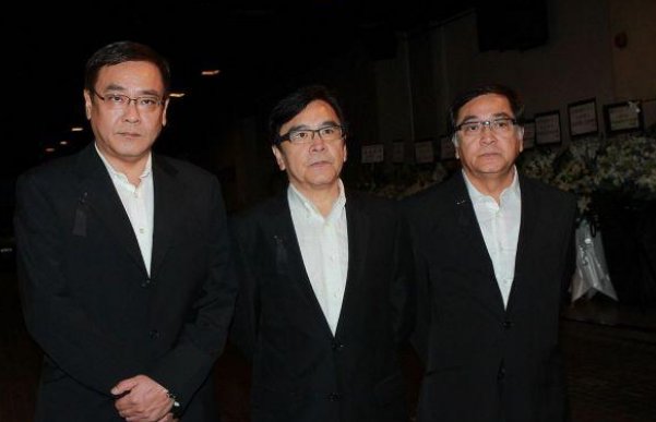 尔冬升秦沛姜大卫为什么不一个姓？