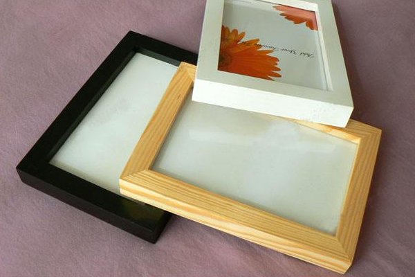 水晶相框与一般相框的区别