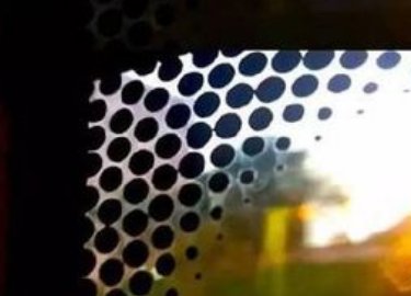 公交车玻璃边缘的黑点到底是做什么用的？为何会涉及这些黑点？