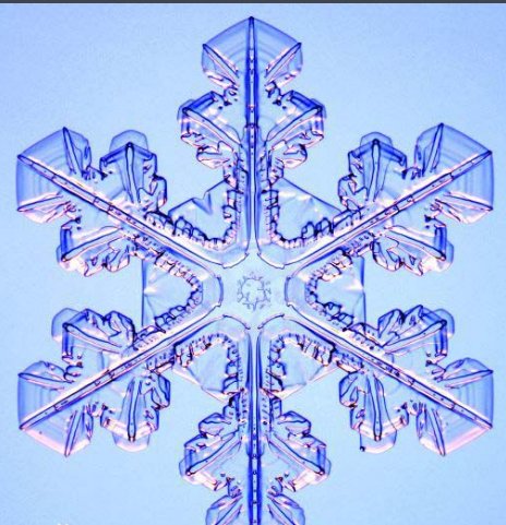 大雨下在横山上（打一字）