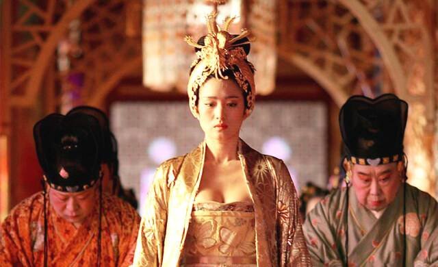 满城尽带黄金甲是讲什么故事