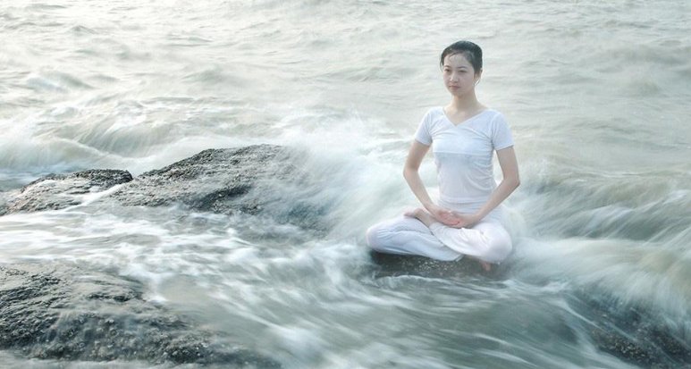 心如止水用英文怎么说？要专业的翻译，不要直译！