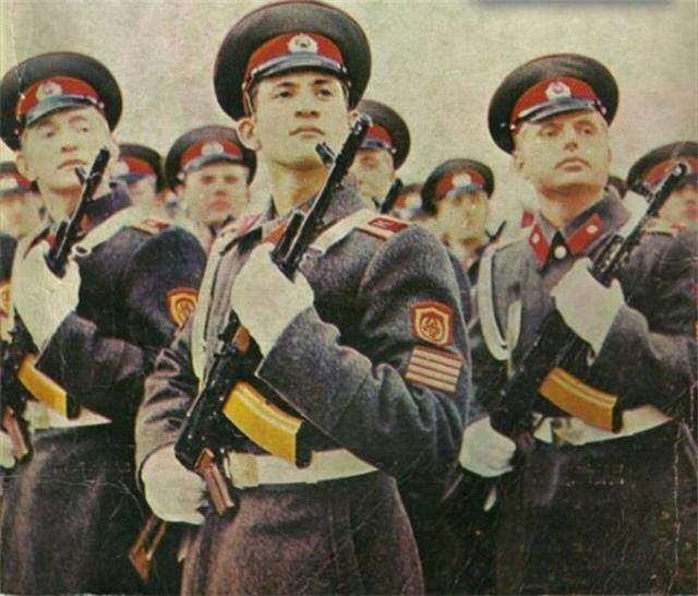 东欧剧变的根本原因是什么?