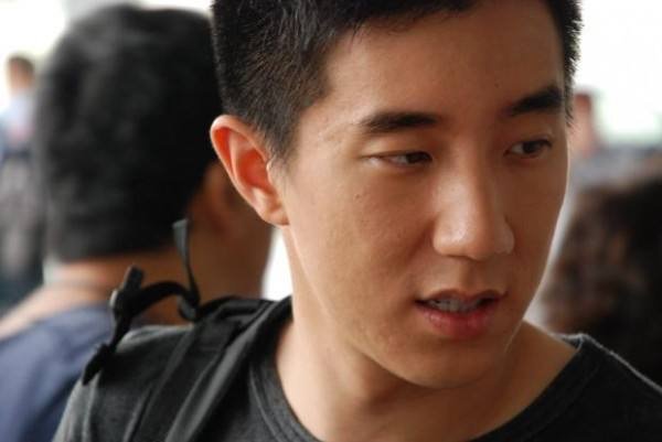 王思陪和房祖名二人曾经在网上互相吐槽，为什么这次又会在一起低调聚餐？