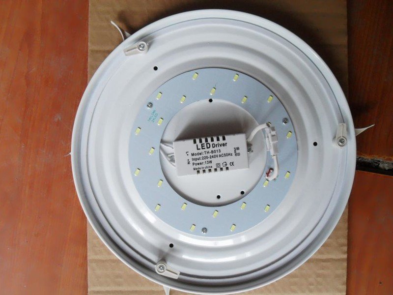 圆形灯罩怎么拆除