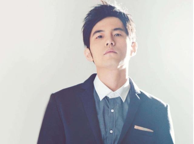 周杰伦空降广州，没想到粉丝“桶装”奶茶来应援，实在太拼，你怎么看？