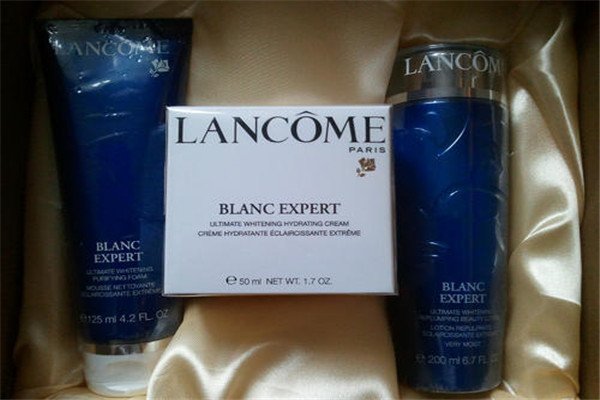 兰蔻极光粉底液为什么下架了